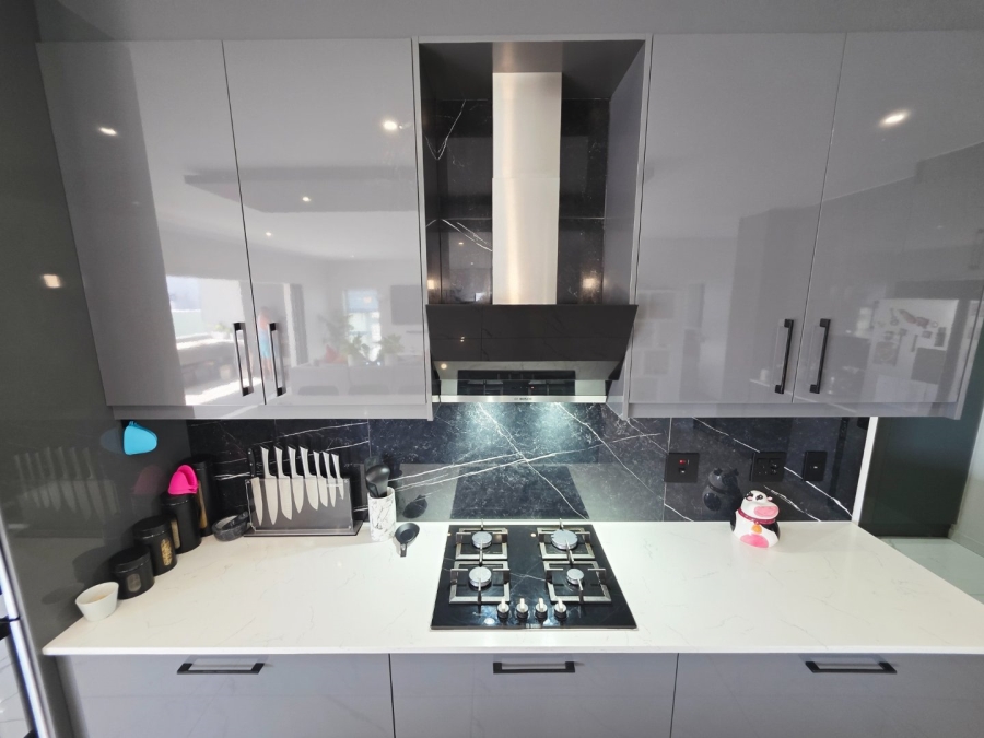 5 Bedroom Property for Sale in Sandown Western Cape